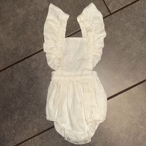 NWOT linen Flutter Bubble Romper in Ivory.